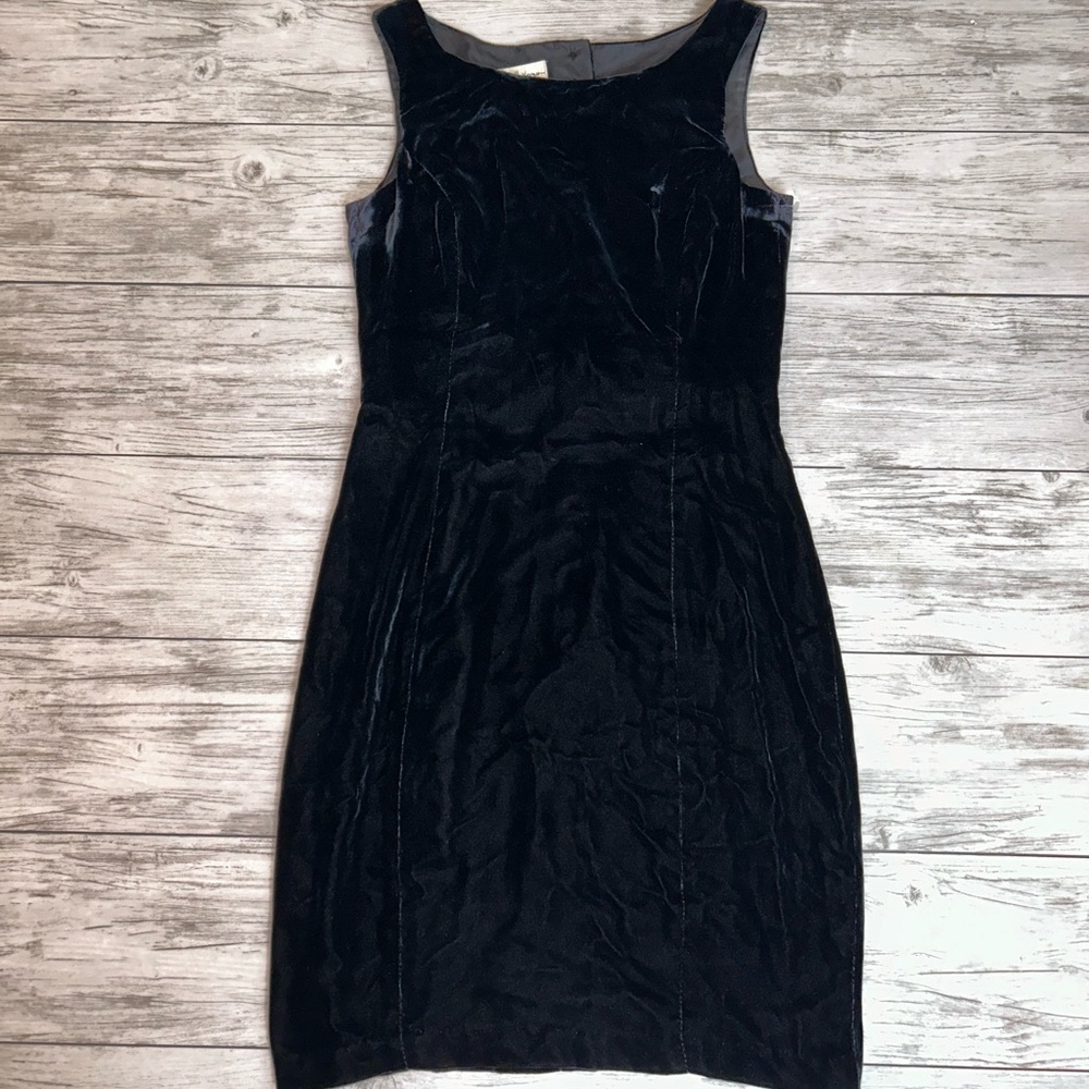 Elizabeth Wayman Black Velour Dress Size 4